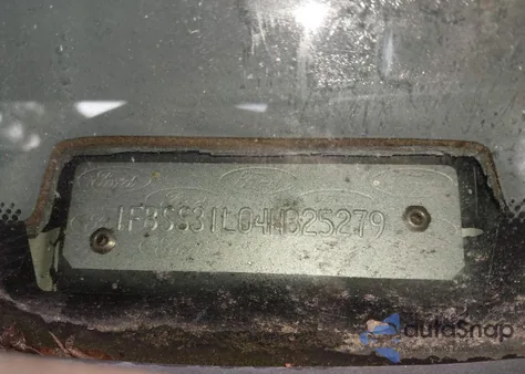 2004 Ford E-250 Commercial/Recreational z USA, uszkodzony, nr VIN 1FTNS24WX4HA92137